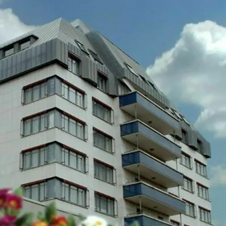 Cityhotel Koenigstrasse 3*