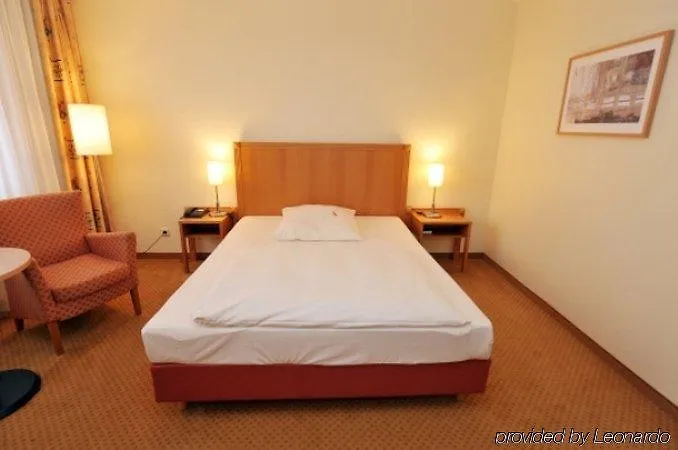 מלון Cityhotel Koenigstrasse 3*