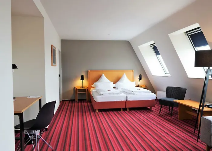 מלון Cityhotel Koenigstrasse 3*