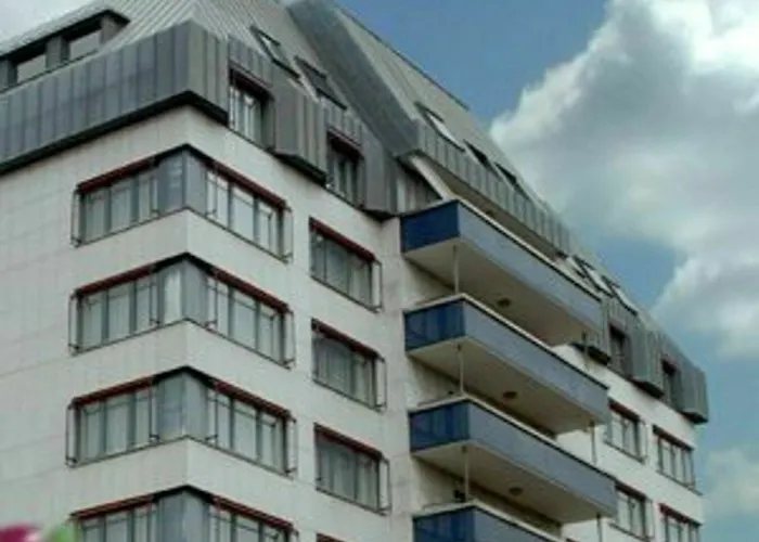 Cityhotel Koenigstrasse 3*